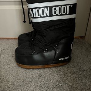 AUTHENTIC Moon Boots Black Size 39/41